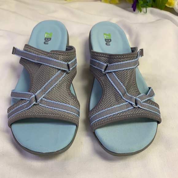 ZiBu slip on sandals - Picture 1 of 6